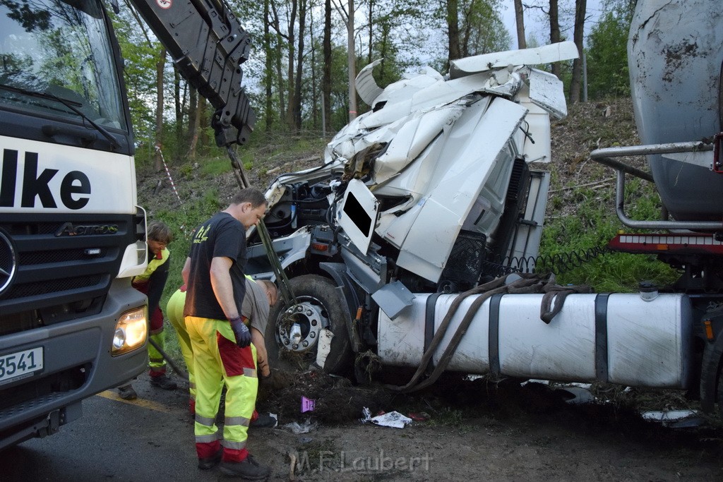 VU Gefahrgut LKW umgestuerzt A 4 Rich Koeln Hoehe AS Gummersbach P531.JPG - Miklos Laubert